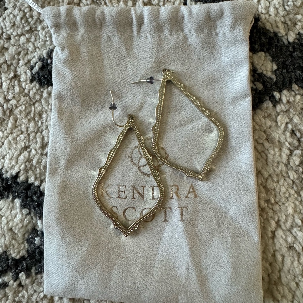 KENDRA SCOTT EARRINGS